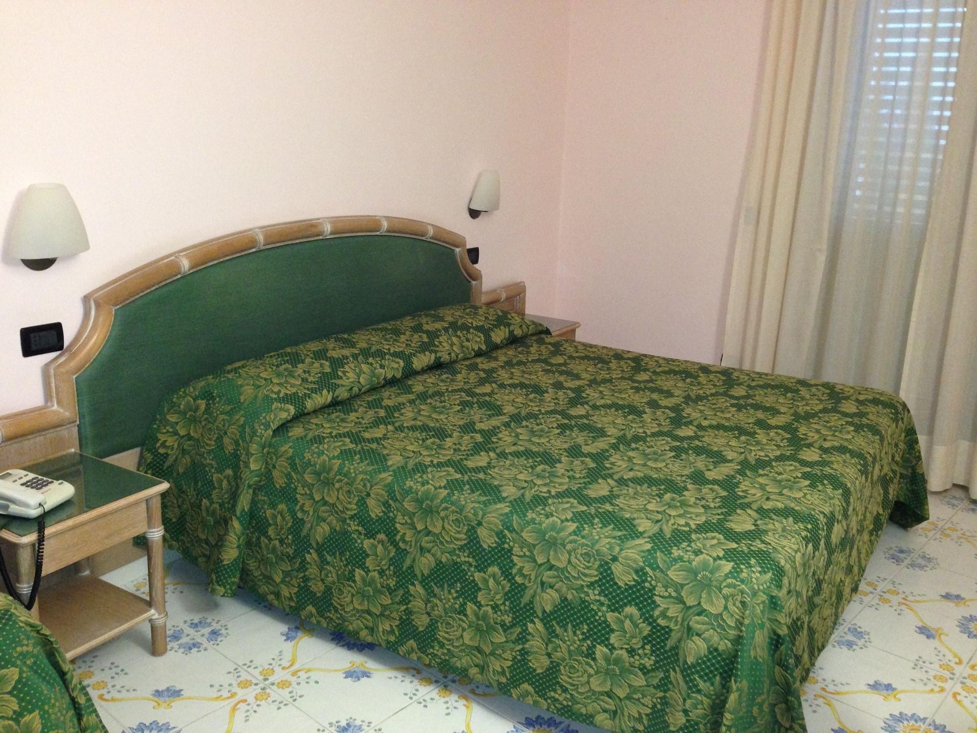Hotel Terme Saint Raphael Barano dʼIschia Esterno foto