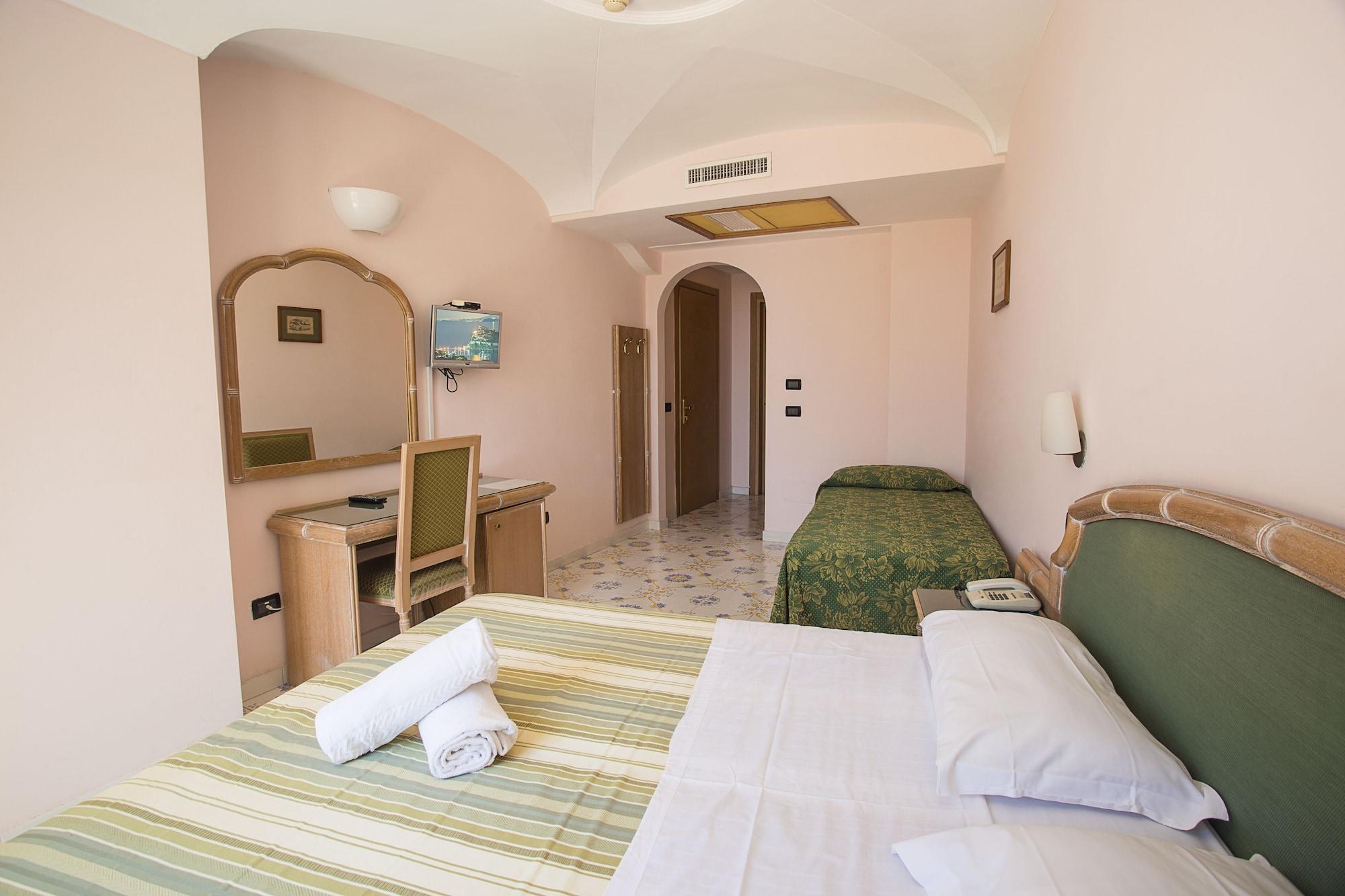 Hotel Terme Saint Raphael Barano dʼIschia Esterno foto