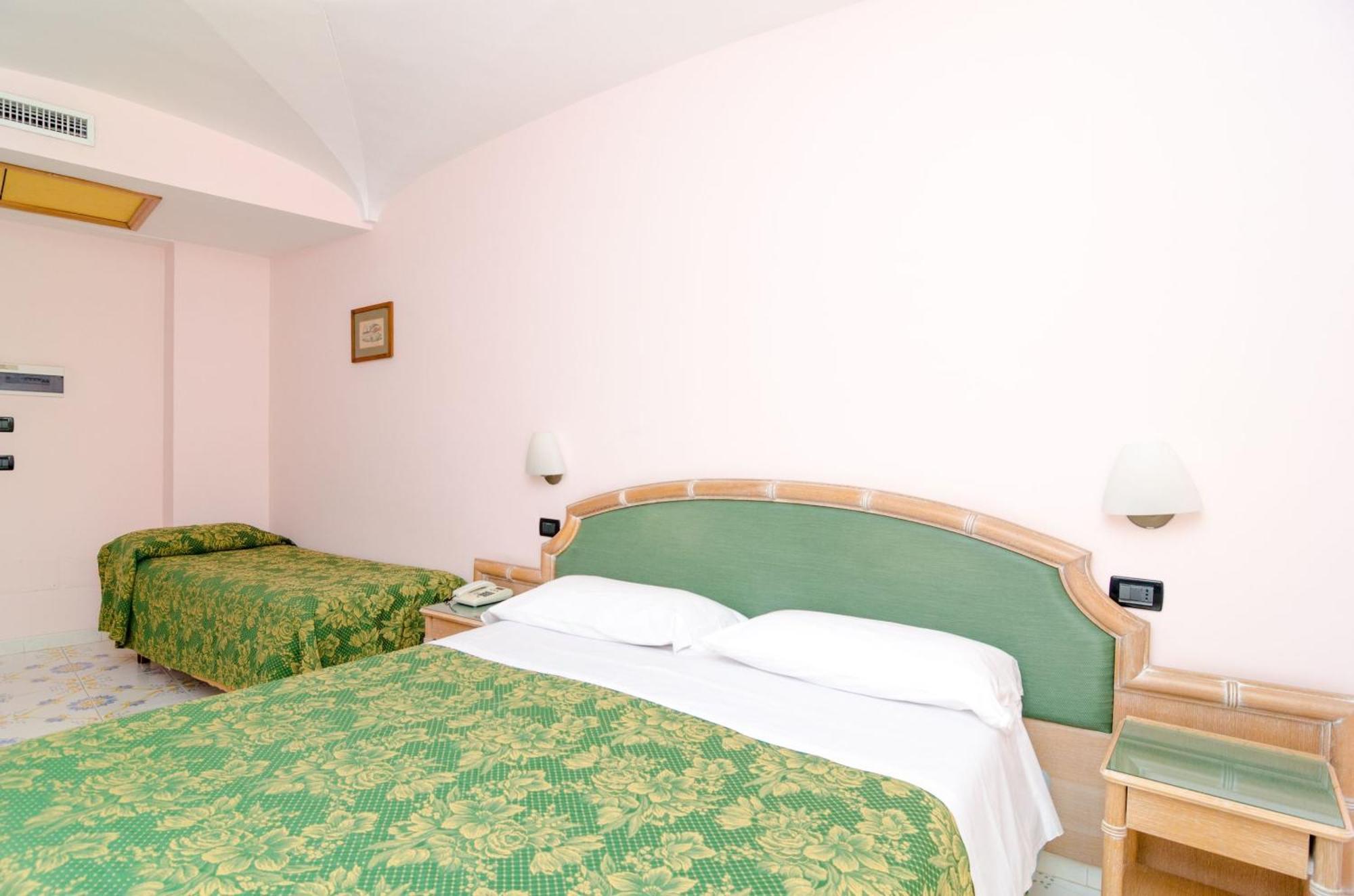 Hotel Terme Saint Raphael Barano dʼIschia Esterno foto